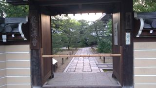 きれいな建物と庭園が、たいへん素晴らしかった