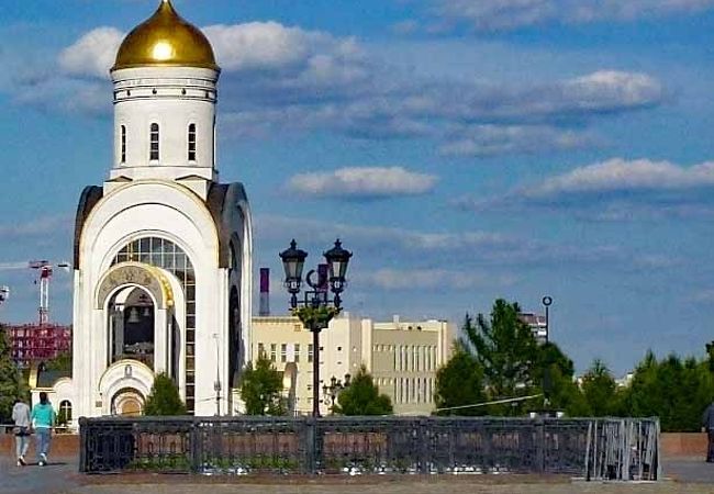 戦勝記念公園にある新しい教会