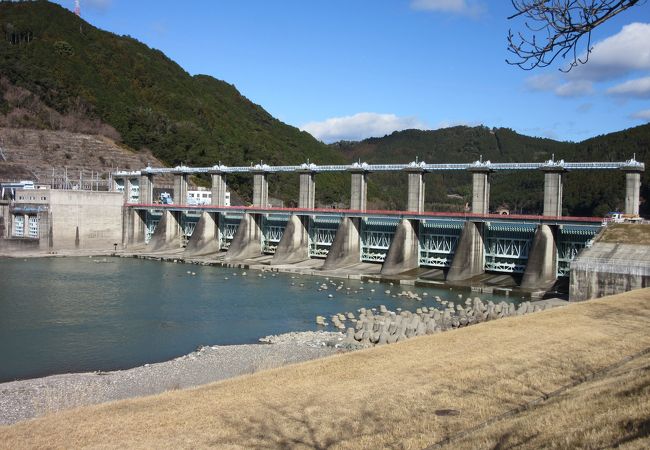 天竜川水系のダムで最も下流に在ります