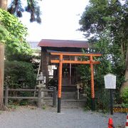 渡月橋北詰近くの神社