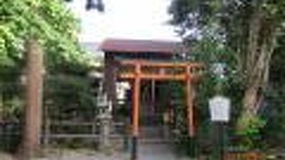 渡月橋北詰近くの神社