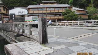 桂川右岸と中ノ島にかかる橋