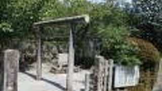 住宅街の中の墓所