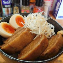 ミニ角煮丼！もうちょっと角煮丼があったかくても良かったかも。