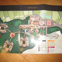 リゾートの地図で、本館、レジデンス、パビリオンの位置を確認