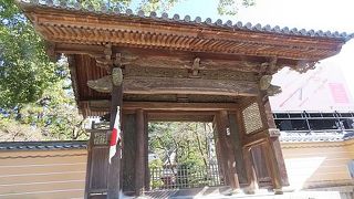 山門をくぐることはできません