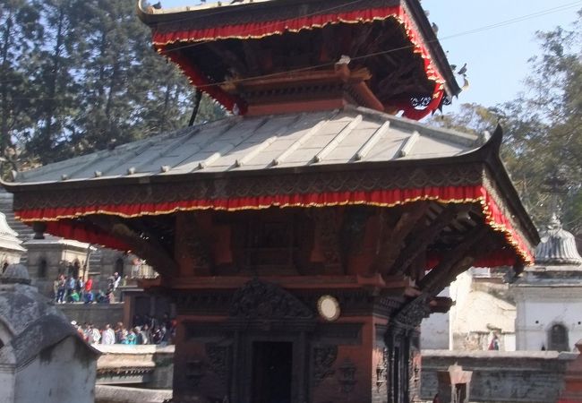 バチャレシュワリ寺院