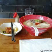 駅に近いラーメン屋さん。ランチセットもあります。