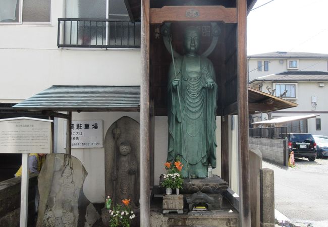 2m以上ある鋳造仏です