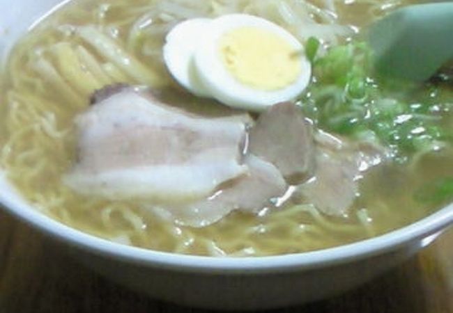 倉吉伝統の味、『牛骨ラーメンの老舗』