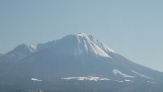 大山は、日本百名山や日本百景にも選定され、鳥取県のシンボルの一つとなっています。