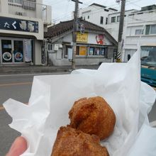 お店とサーターアンダギー