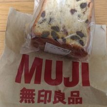 レーズン食パン