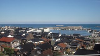 2011年10月14日、山陰道「琴浦PA」にオープンした物産館です。