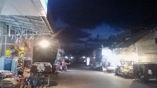 ほそぼそ営業中