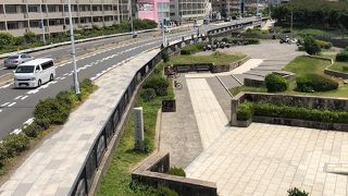 湘南海岸公園の一画にある記念碑