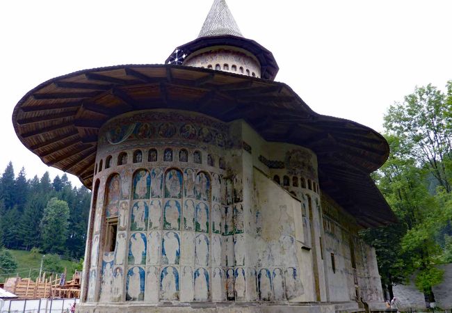 ルーマニア北部山村にある世界遺産登録されているヴォロネッツ修道院