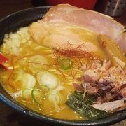 駅近の人気店でかつおラーメン