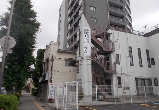 地下鉄三田線本蓮沼駅から近いです。