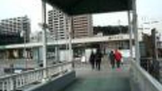 唐戸市場やレトロ地区などが近く観光にも便利な船着場