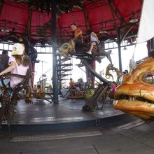 海のメリーゴーランド（海上）