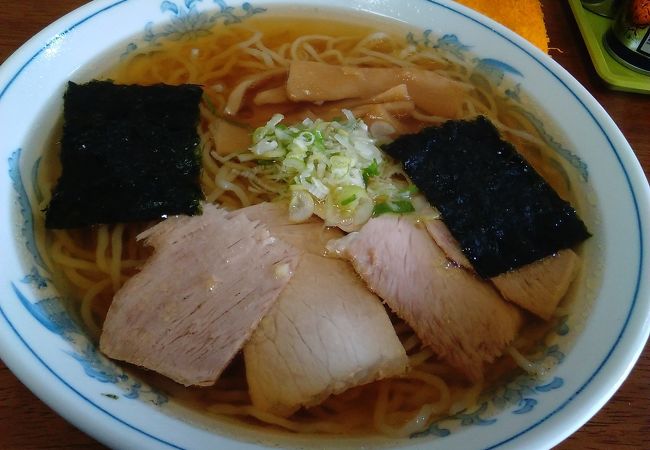 地元に愛されている町のラーメン屋