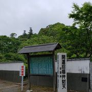 遊行寺境内にあります、鎌倉の銭洗い弁天ではありません