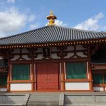 法隆寺に伝来する文化財を展示