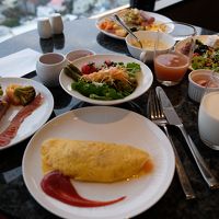 オムレツも綺麗に飾って頂けます