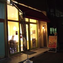 小さいお店ですが、きらりと光ります