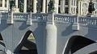 円筒状で目立ちます