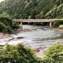 鹿跳橋と鹿跳渓谷。