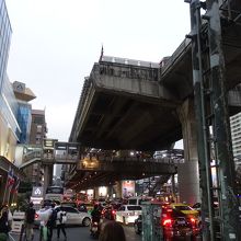 ラーチャテーウィー駅付近