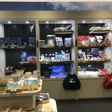 売店　の陳列商品