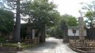 都電荒川線面影橋停留場から北にあります。