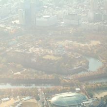 伊丹へ降りる機内からも大阪城がよく見えます