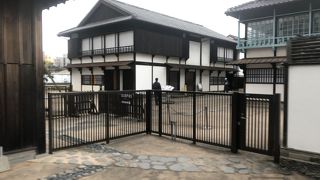 朝早くから入れるが、島じゃないんですね！