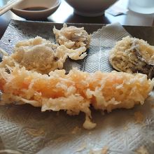 撮影前にほとんど食べちゃったけど天ぷらです！