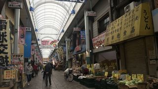 横浜下町ながらの横浜橋商店街へ