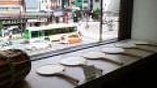 太鼓や八ッ目鰻などユニークなお店が多いです