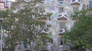 モデルニスモ3大巨匠が競う一画