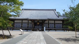仁和寺の本堂です