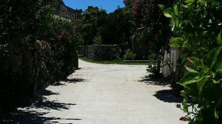 昔ながらの沖縄の町並みがみられます