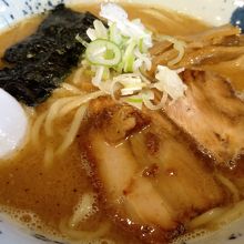 こちらはベーシックな「らーめん」