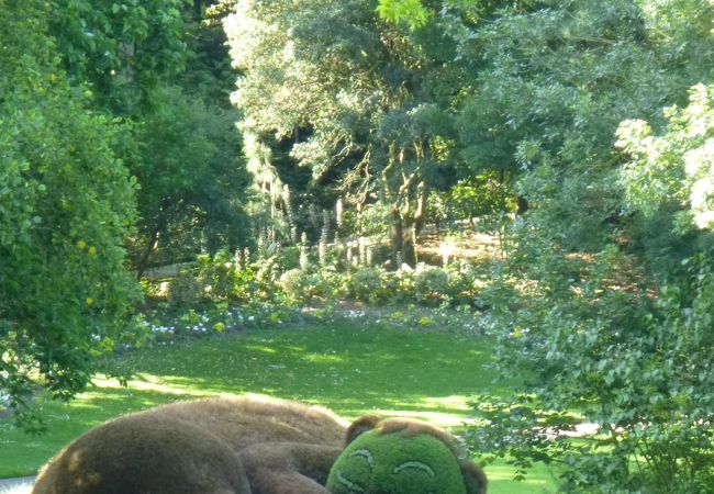 緑溢れる大～きな公園　お昼寝トピアリーがかわいい！