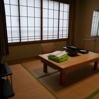 お部屋はシンプルな和室