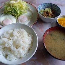 ワンコインの朝食セット