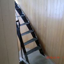 階段を登って行きます