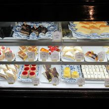 ケーキは見た目も上品です