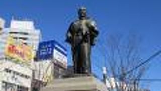 背中のマントなどに南蛮文化の影響を見るようで、興味深く感じました。